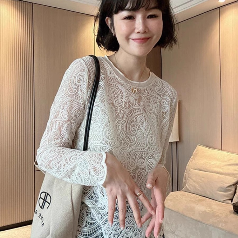 高级感叠穿镂空长袖蕾丝衫女2025新款韩版圆领重工花边打底衫上衣