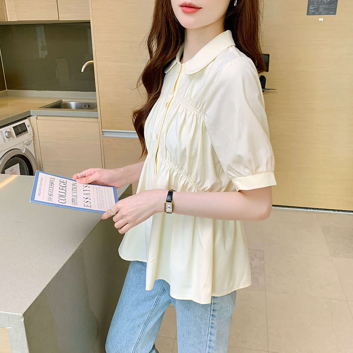 唐狮夏季女多巴胺黄娃娃领衬衫