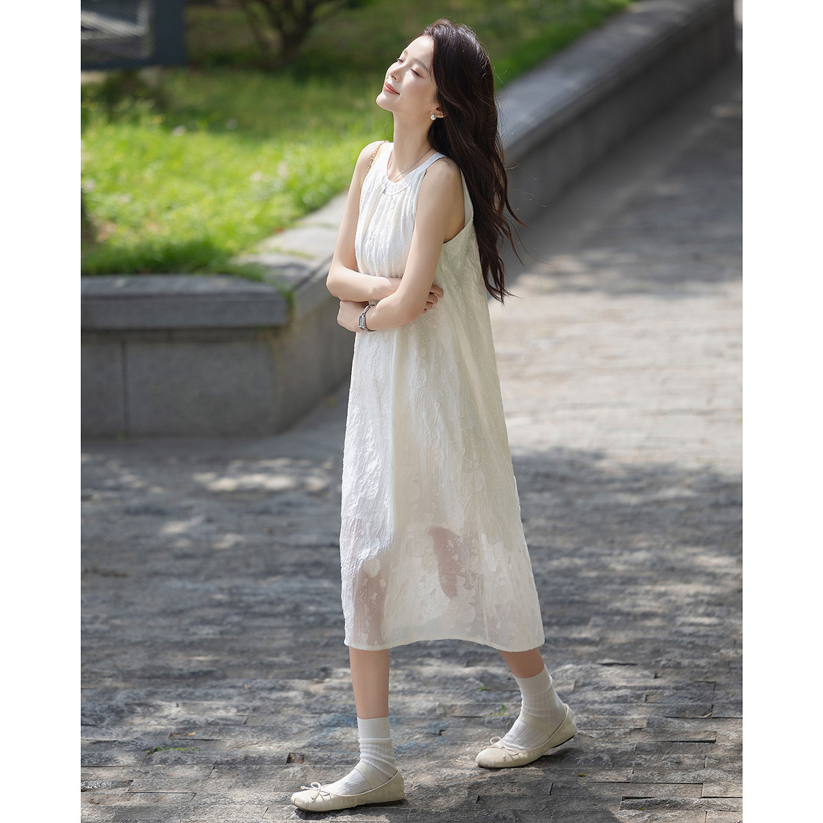 唐狮2025女爆款圆领挂脖无袖连衣裙女夏白色气质仙女裙白月光dmn