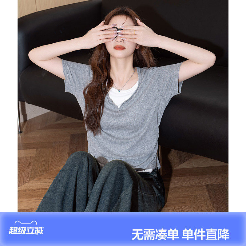 唐狮新款夏季灰色短袖T恤女短款上衣假两件休闲时髦甜辣小衫