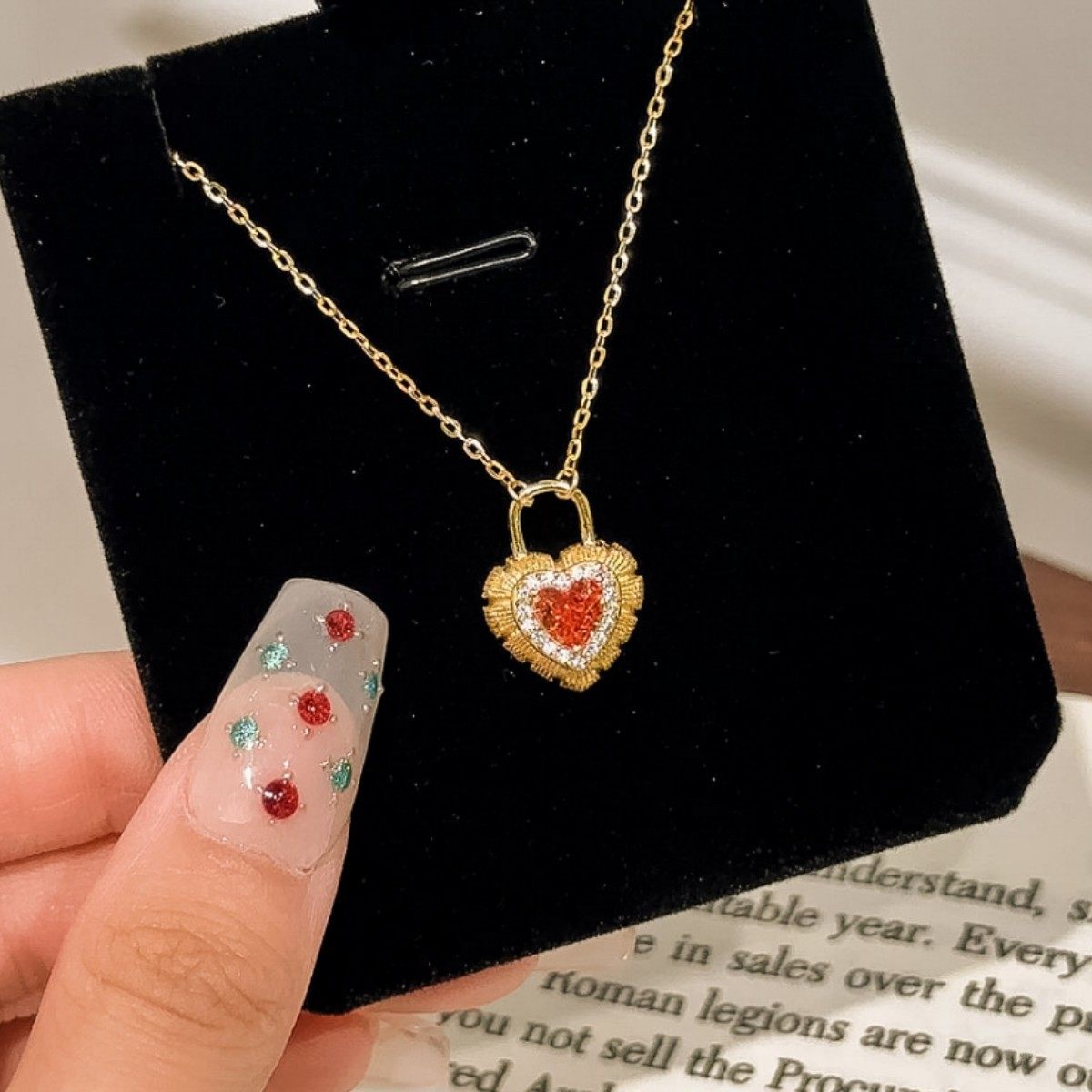 爱心锁头拉丝纯银925项链复古宫廷风红色锆石锁骨链ins感吊坠