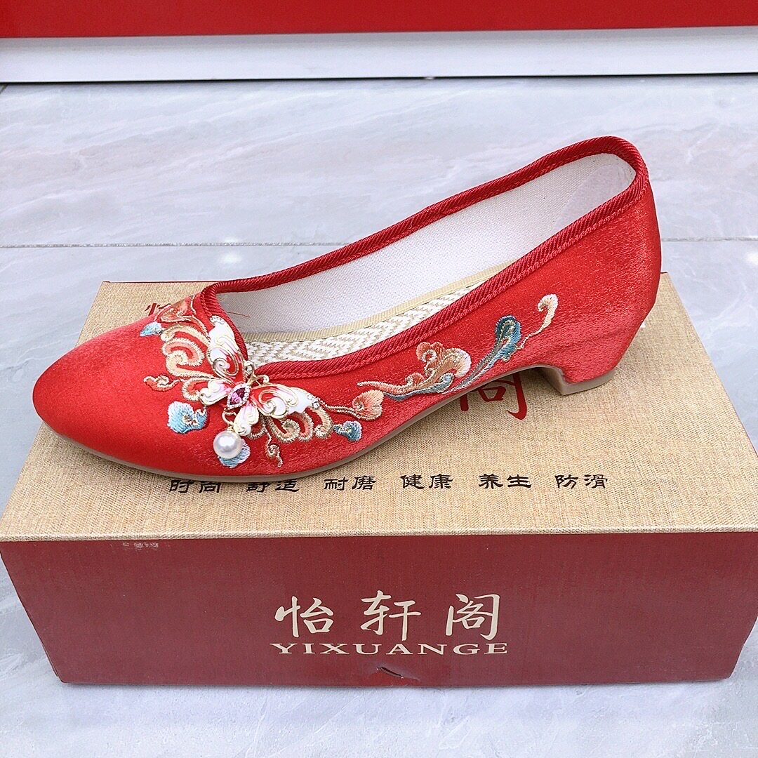 怡轩阁老北京布鞋女鞋跳舞浅口软底防滑绣花红单跟鞋中式结婚旗袍