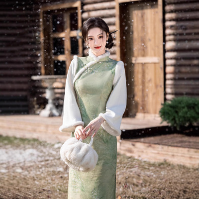 新中式淡绿色长袖改良旗袍2025新款冬季年轻款少女气质高端显瘦