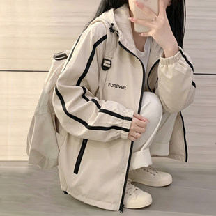 美式风衣外套女春秋款2026新款学生宽松早春薄款冲锋衣工装上衣潮
