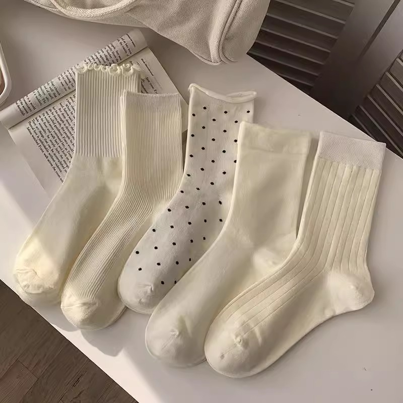 奶白色袜子女中筒袜春秋款堆堆袜秋天波点木耳边搭配小皮鞋月子袜