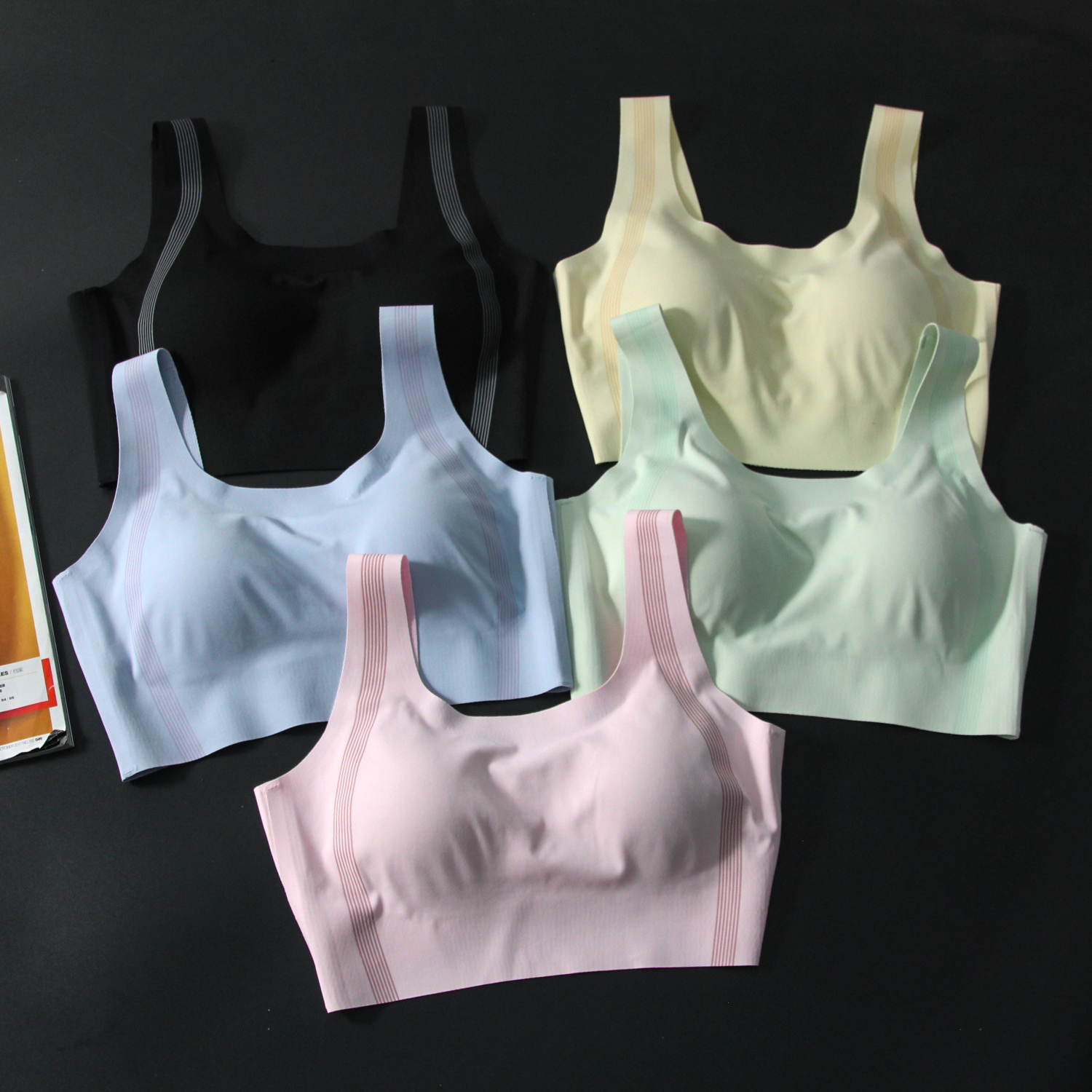 超薄无痕一体固定罩杯运动内衣凉感速干透气2万+透气孔内衬防下垂