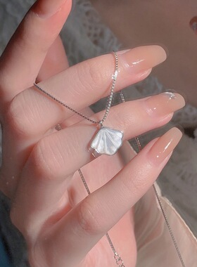 项链女锁骨链ins冷淡风潮小众设计简约白贝母吊坠生日礼物冷淡风