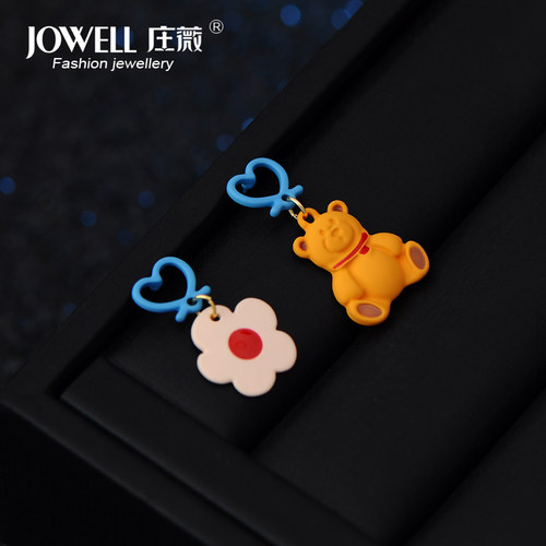 庄薇铜材可爱花朵女士小熊耳钉