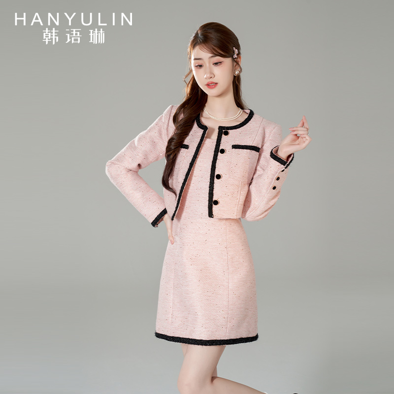 粉色连衣裙外套小香风套装