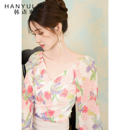 衬衫2025新款女轻奢高级感春设计感小众短款长袖v领印花上衣小衫