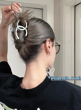 甜酷少女高级感抓夹小众设计感白描黑醋酸鲨鱼夹撞色盘发夹女发饰