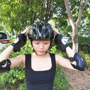 专业护具头盔滑板防护溜冰鞋轮滑儿童安全帽成人冲浪滑冰护膝骑行