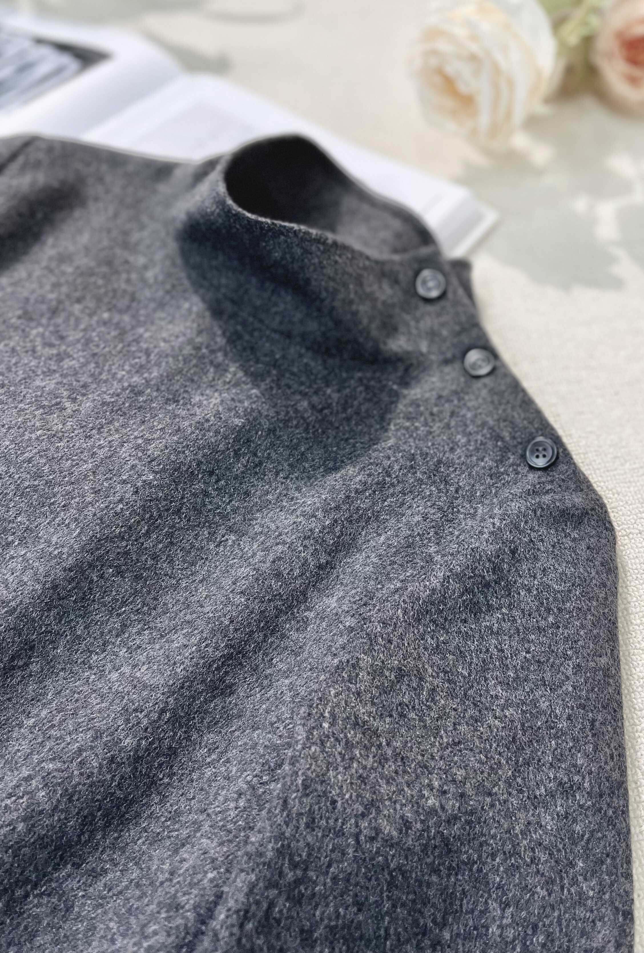 PetalsOnYou 深灰色  100%纯山羊绒  纽扣套头衫通勤高领宽松百搭