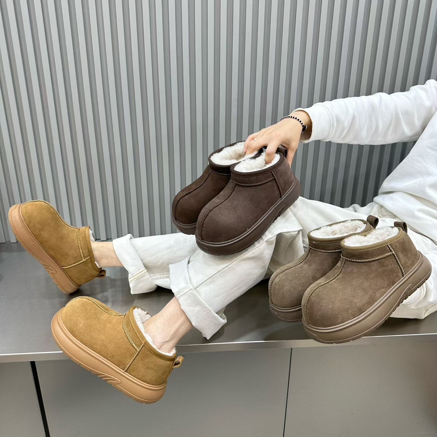 A 2025年冬季新款厚底增高雪地靴女时尚百搭学生休闲运动鞋子