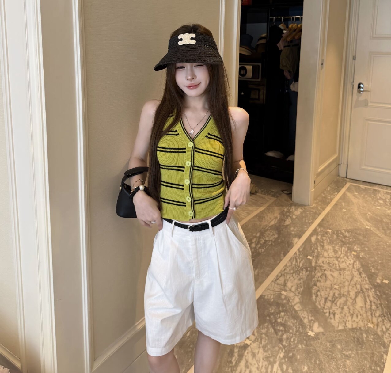 Miss家 2026夏季新品V领纽扣弹力修身条纹冰丝针织衫无袖背心女