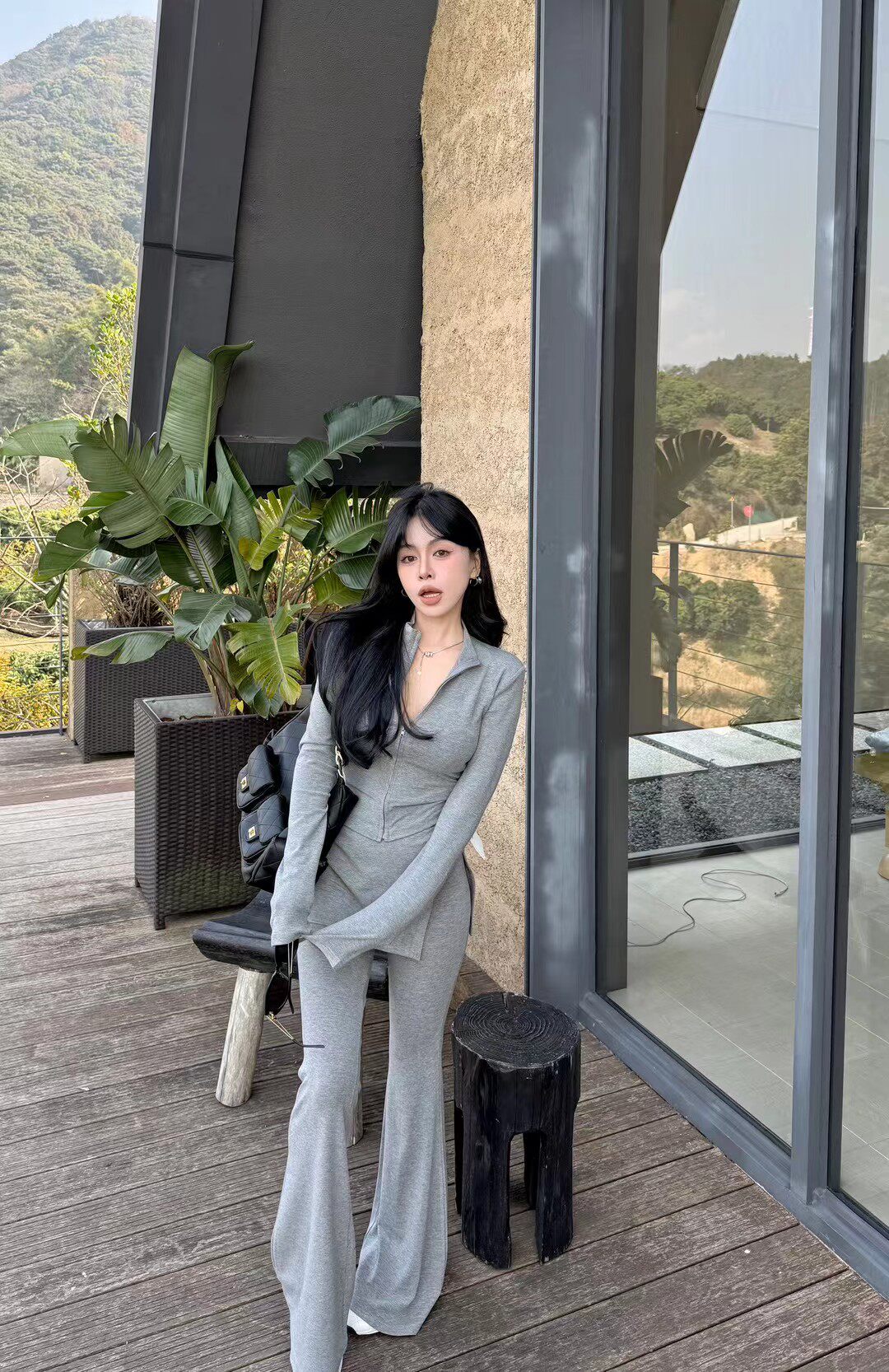 Miss家 2026春季韩版气质拉链立领长袖T恤微喇休闲裤配屁帘套装女