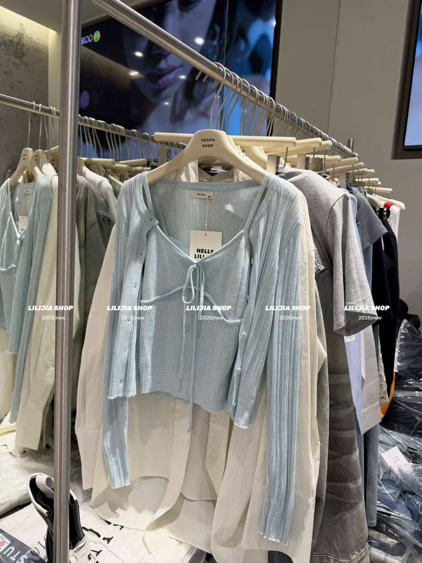 Miss家 2026新款韩版时尚百搭显瘦圆领针织开衫吊带两件套女