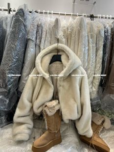 Miss家2025新款仿兔毛绒短款外套女加厚保暖设计感小众百搭外套