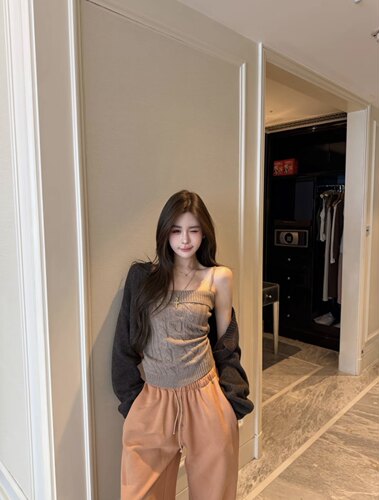 Miss家 2026秋冬韩版时尚坎肩针织衫开衫女吊带背心+休闲裤三件套