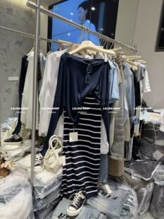 Miss家 藏青色宽松长袖T恤上衣+条纹针织半身裙包臀裙子两件套