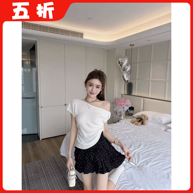 【五折】26夏季新款韩版百搭显瘦斜肩白色上衣+高腰波点短裙套装