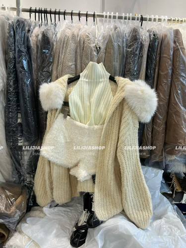 Miss家高领针织背心毛衣开衫外套秋季时尚套装毛毛辣妹短裤三件套