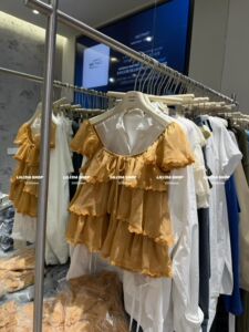Miss家 法式蕾丝拼接方领小飞袖衬衫女夏季2026新款独特雪纺上衣