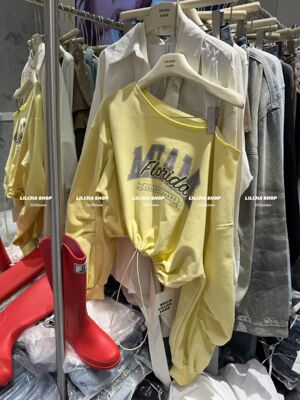 Miss家 2026新款韩版时尚百搭显瘦漏肩宽松休闲风上衣长袖卫衣女