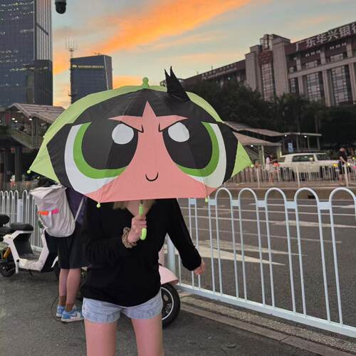 屈臣氏飞天小女警黑胶三折雨伞