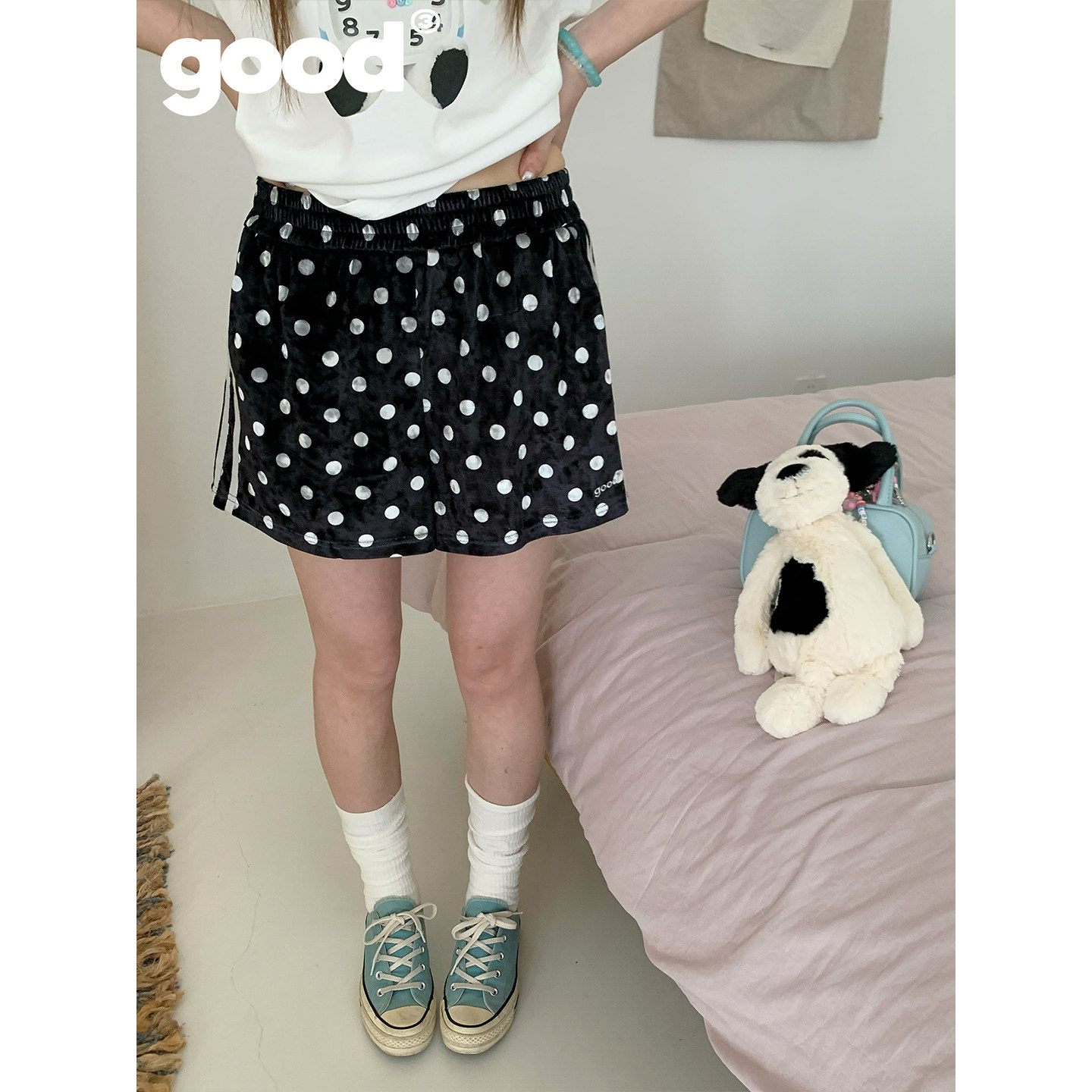 美好商店MeihaoStore「黑糖奶霜」运动少女丝绒黑白波点条纹短裤