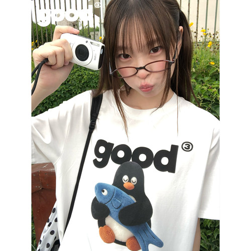 美好商店MeihaoStore「软萌拍档」good企鹅抱鱼毛绒玩偶短袖T恤