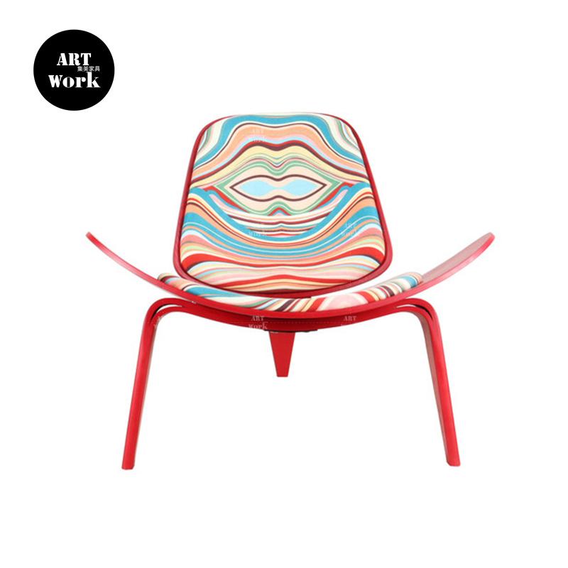 北欧实木红色微笑飞机椅