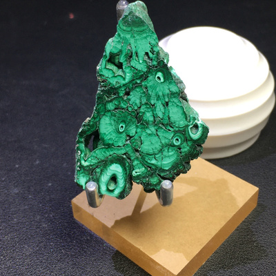 天然孔雀石收藏品原石摆件