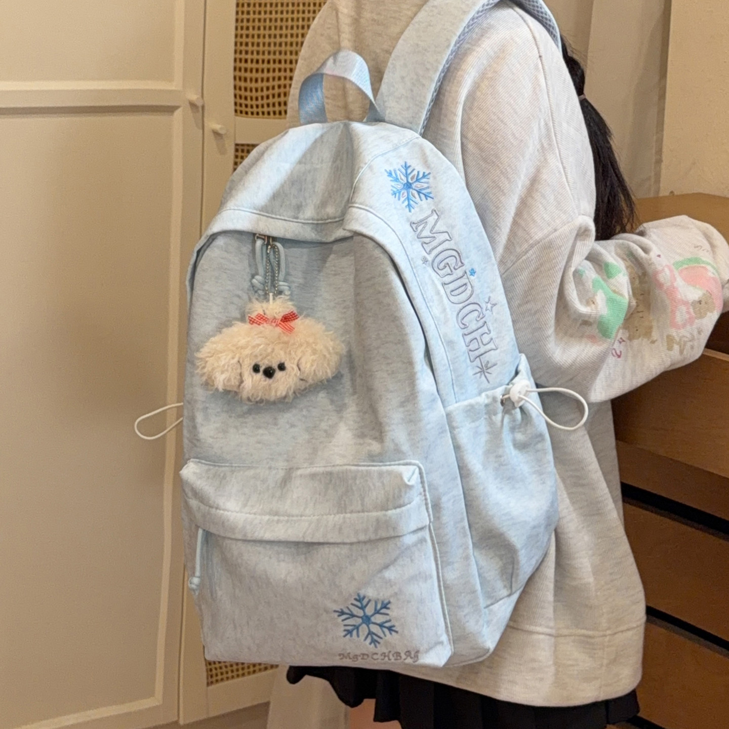 刺绣大容量轻便女学生双肩书包图片
