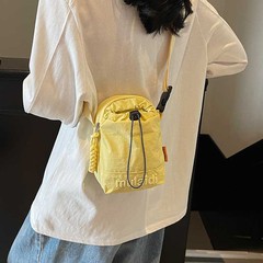 手机包女小挎包女2025新款夏天迷你装水杯水壶包包轻便简约斜挎包