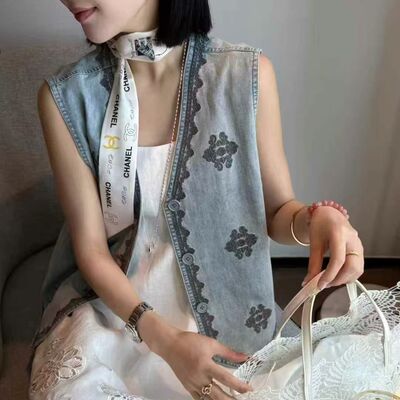 V领刺绣单排扣牛仔马夹