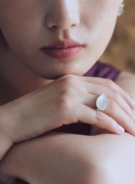 白色水滴戒指高级感镶嵌透明石头开口简约戒指