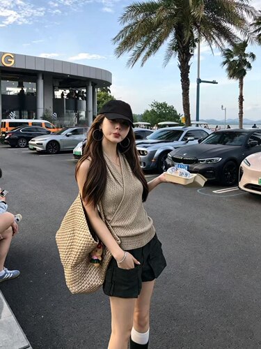 法式V领挂脖针织背心修身显瘦