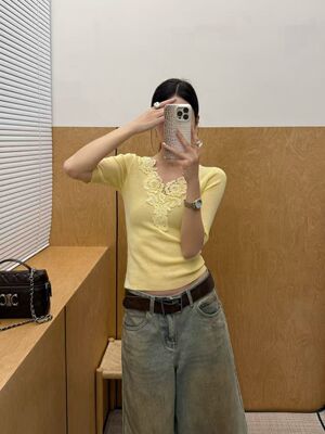春夏韩版蕾丝拼接V领短袖针织衫
