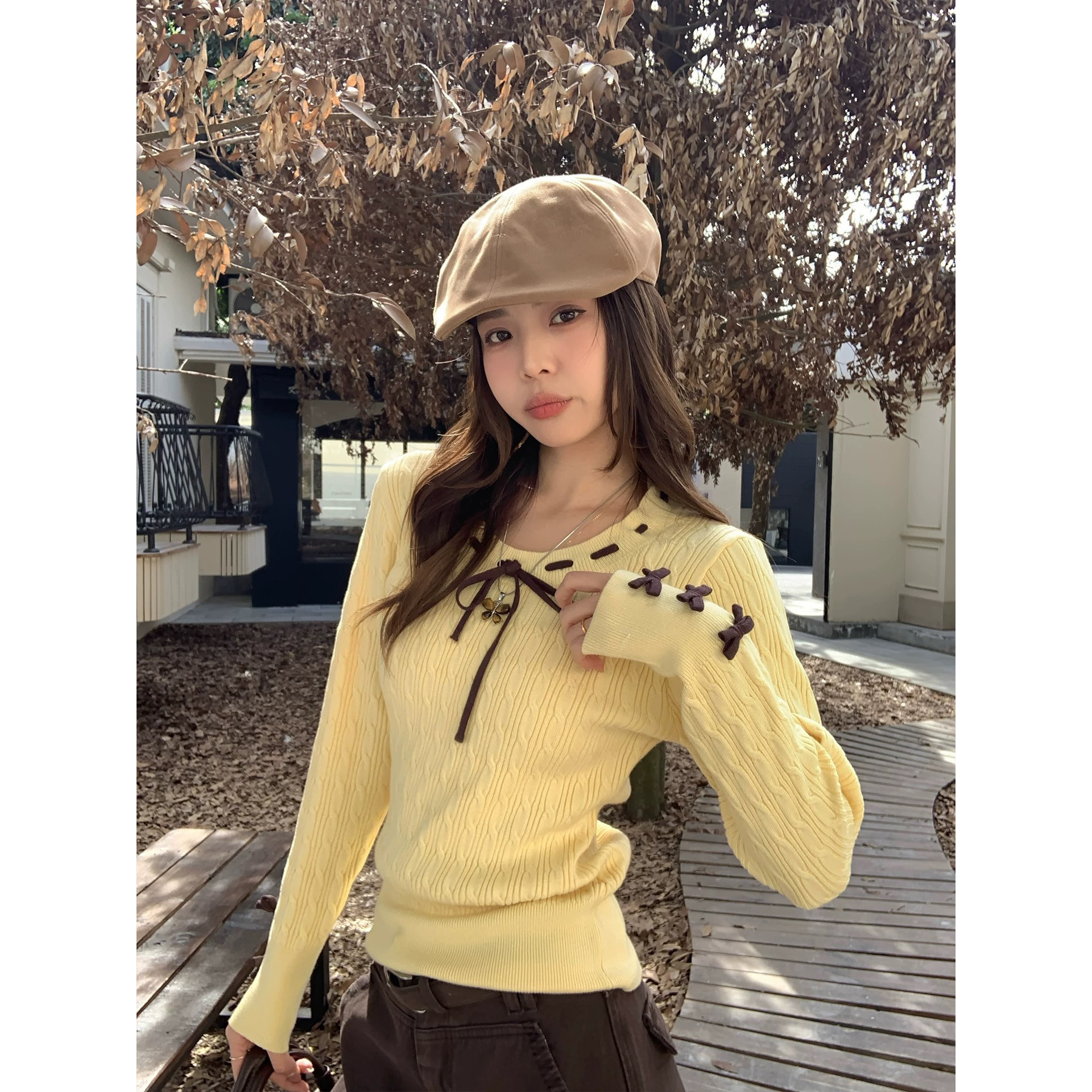 2026春季鹅黄软糯针织衫女新款修身蝴蝶结设计感内搭毛衣长袖上衣