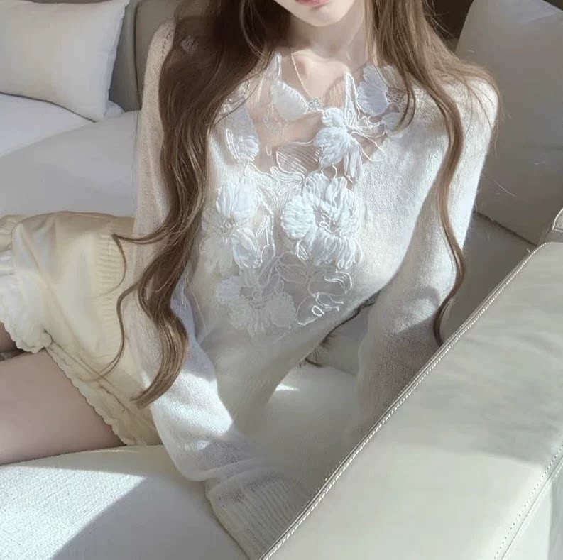韩系设计感蕾丝拼接针织背心女早秋新款修身显瘦内搭打底花朵上衣