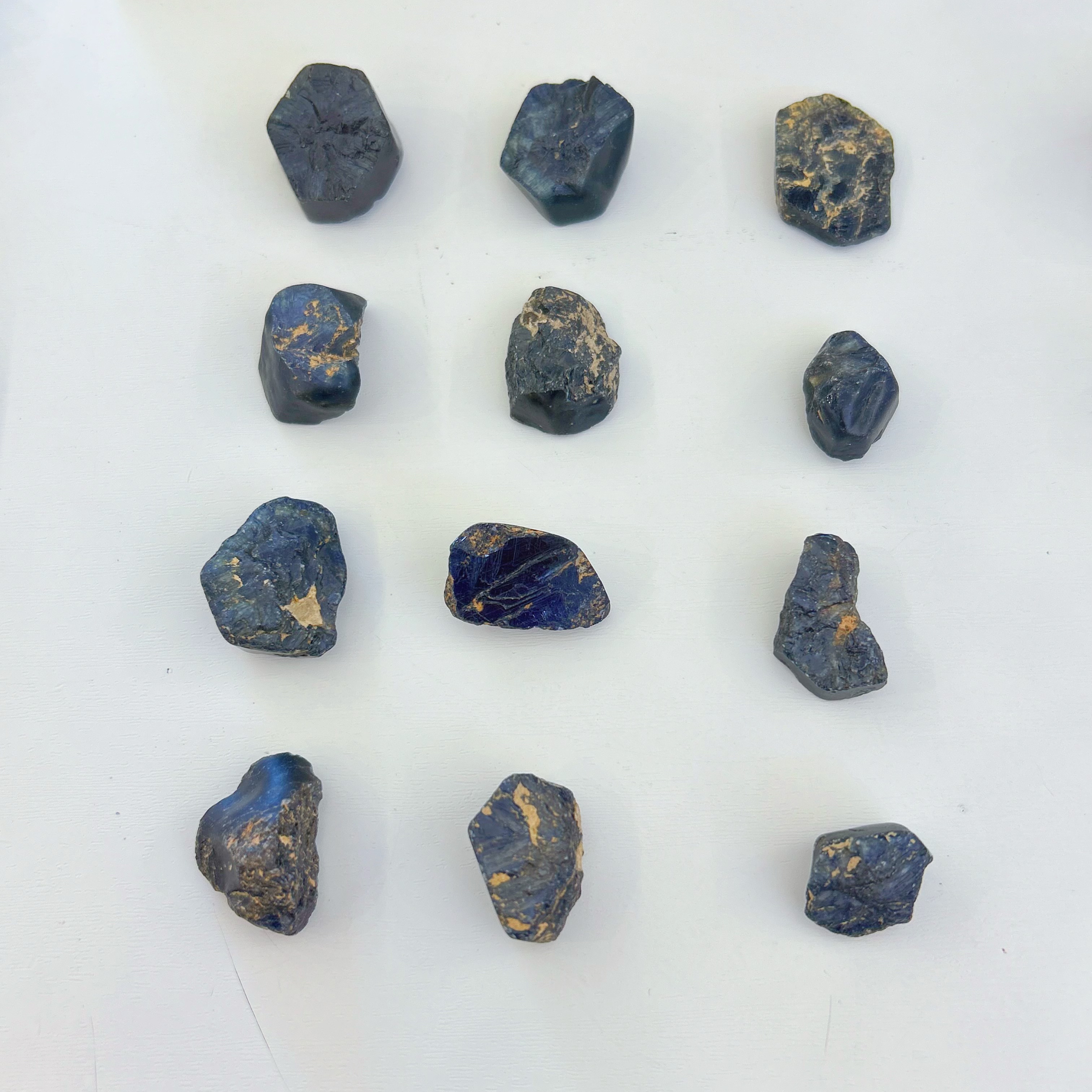 天然昌乐蓝宝石原石原矿原矿墨水蓝宝石原产地特价包邮证书保真