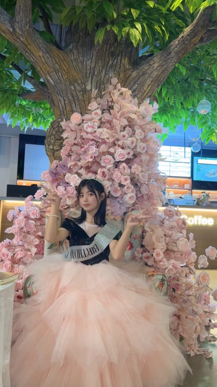 女童小主持人礼服公主裙简单大气2025新款演出服钢琴演奏生日派对图片