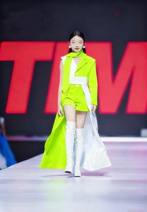 女童荧光绿色VK主题PK赛服模特走秀车模演出CP潮服礼服