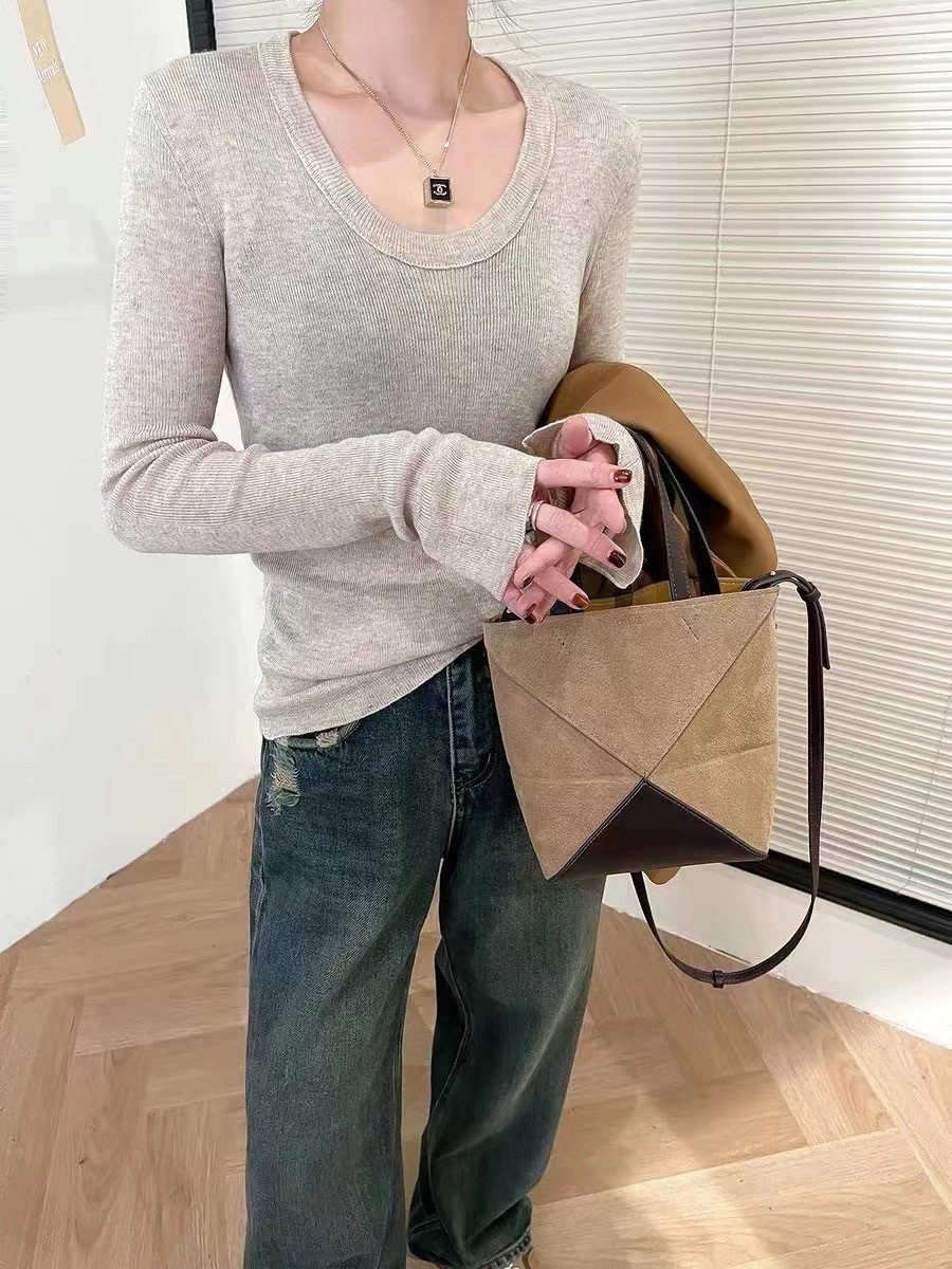 针织衫女秋冬新款细羊毛软糯U领修身显瘦袖口开叉时尚欧货打底衫