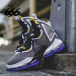 耐克 LeBron19 詹姆斯19实战运动缓震篮球鞋橙色鞋盒 DQ7548-600