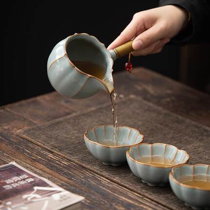 汝窑侧把公道杯陶瓷均杯汝瓷开片茶海大号家用功夫茶具配件分茶器