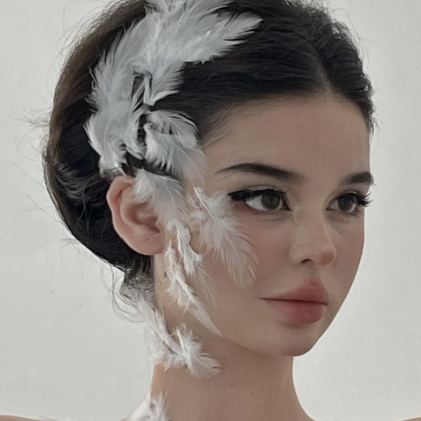 新款欧美白色小天鹅妆容创意仿妆羽毛妆脸部贴装饰写真装饰材料