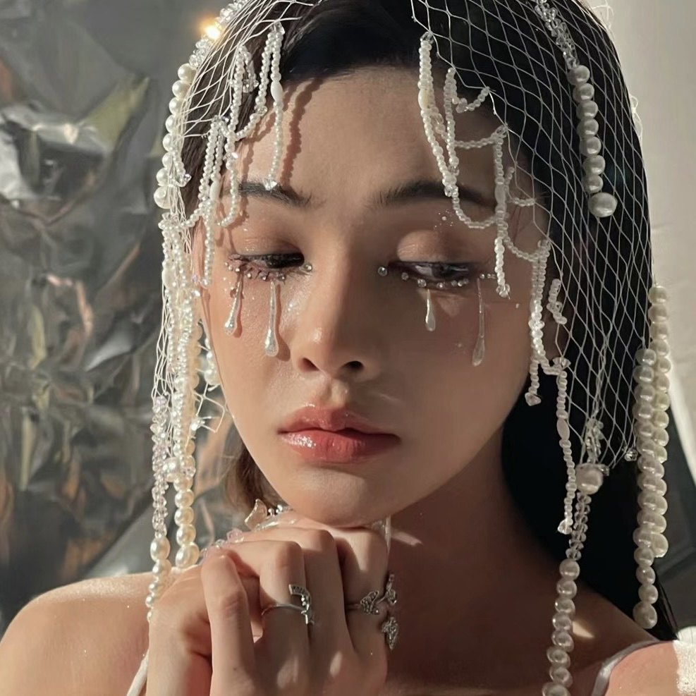 贴脸水珠泪珠泪痣妆容圣母泪仿妆脸部饰品透明泪滴拍照创意妆滴胶