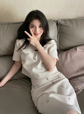 2025夏季新款时尚气质名媛重工烫钻短袖上衣+高腰包臀半身裙套装